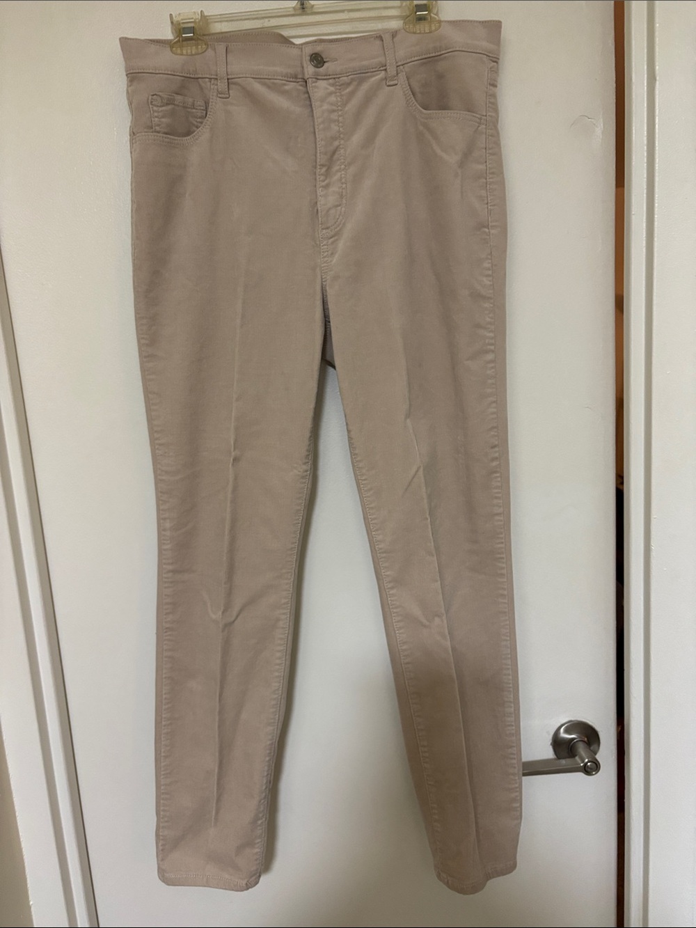 LOFT, Women's Slim Straight Leg corduroy
Jeans in Winter White.